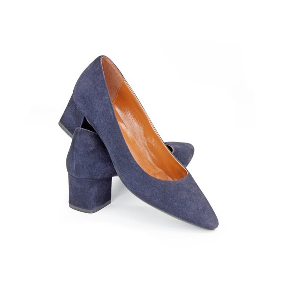 Aquatalia ‘Pasha’ Blue Suede Weatherproof Classic Block Heel Pump - Picture 4 of 11